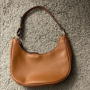 Elegant Tan Shoulder Bag